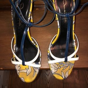 Beautiful Oscar de la Renta sandals